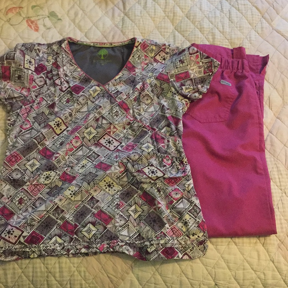 Scrub set